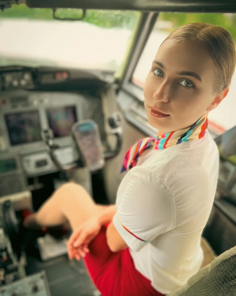Lina - Kinky Flight Attendant ✈️
