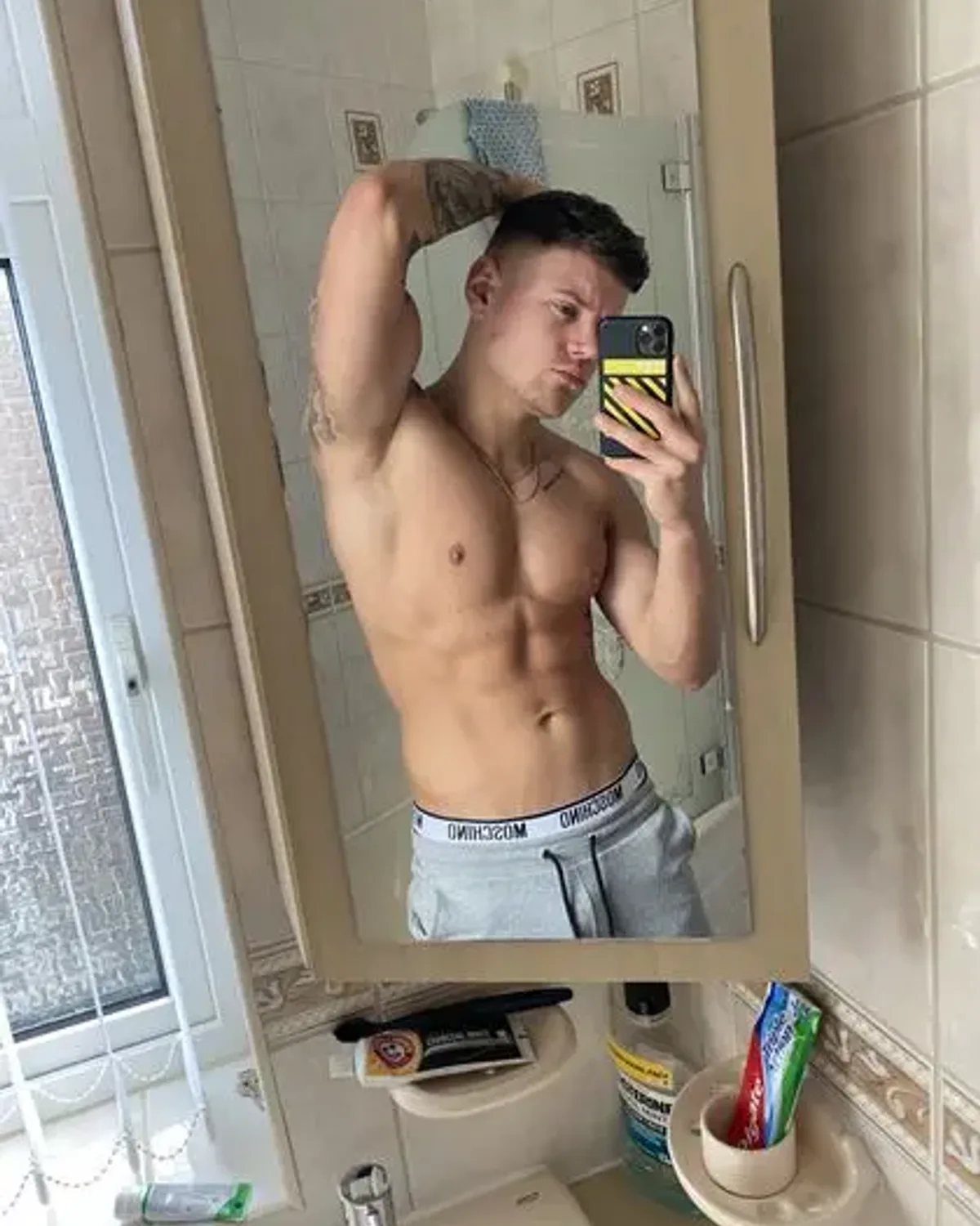 Hung Harry Free Page OnlyFans photo 1