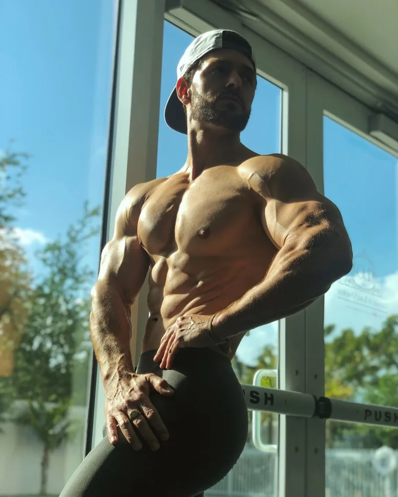 Musclebuttguy