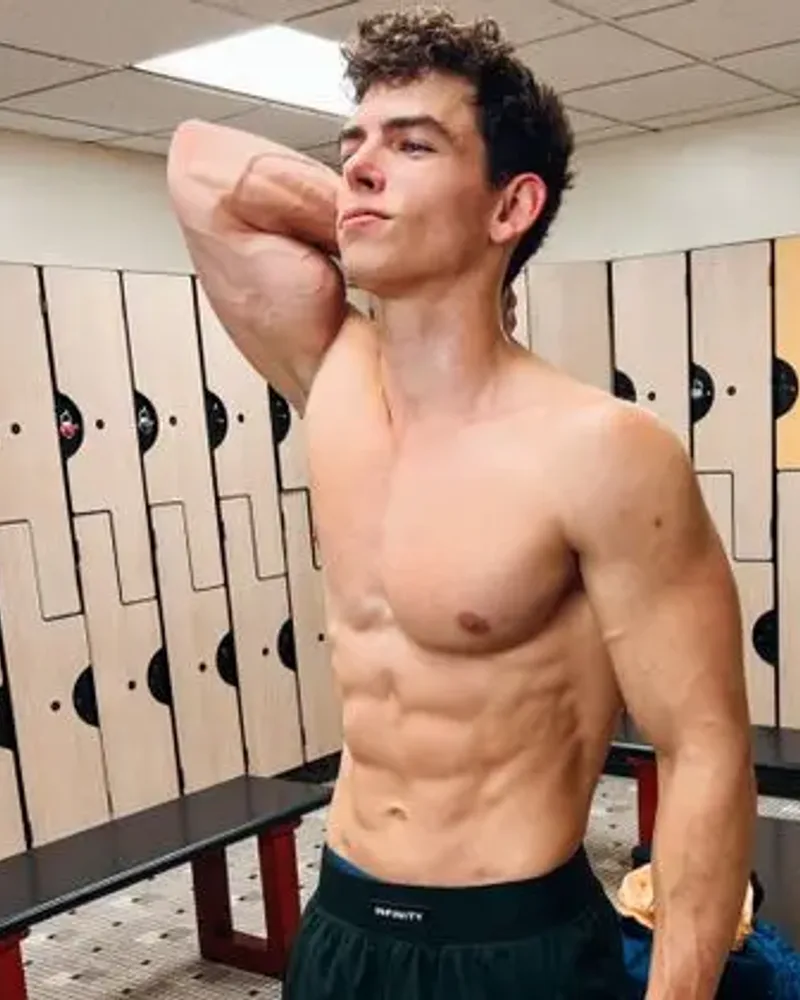 Alex Shreds