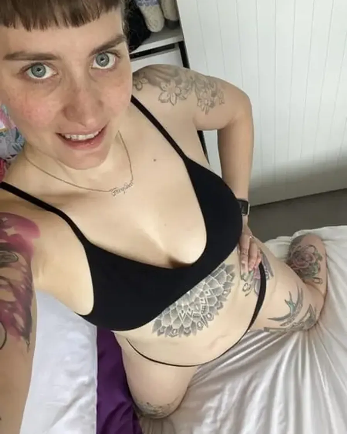 Hot Below Knee Amputee Lady Firefox OnlyFans photo 1