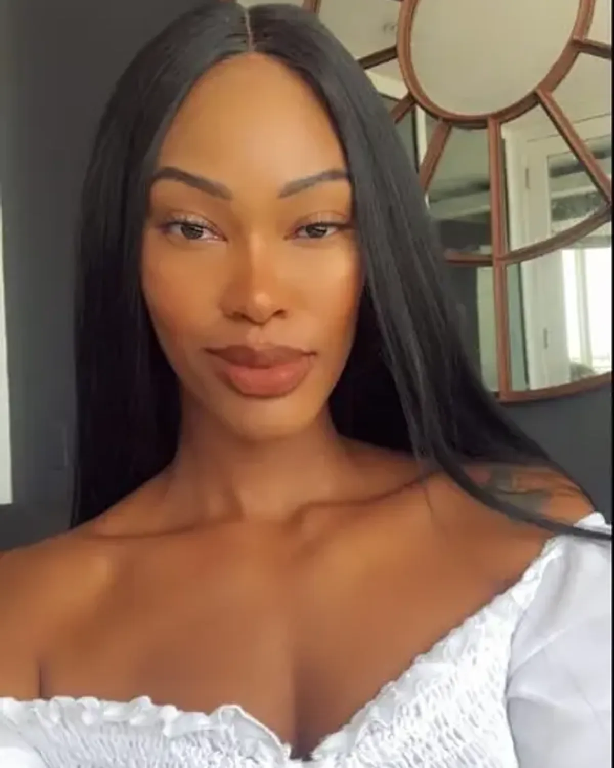 Tati Too Tall Latina 6'6 OnlyFans photo 1
