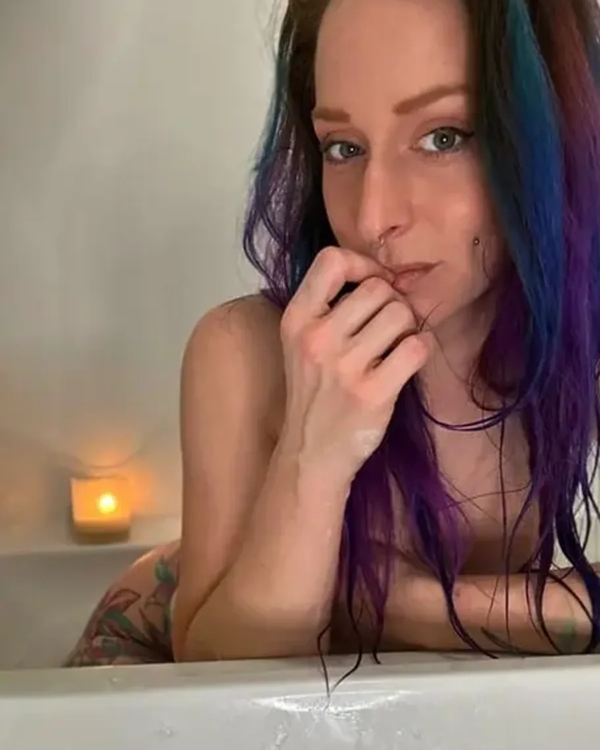Lunaticfireflower OnlyFans photo 1