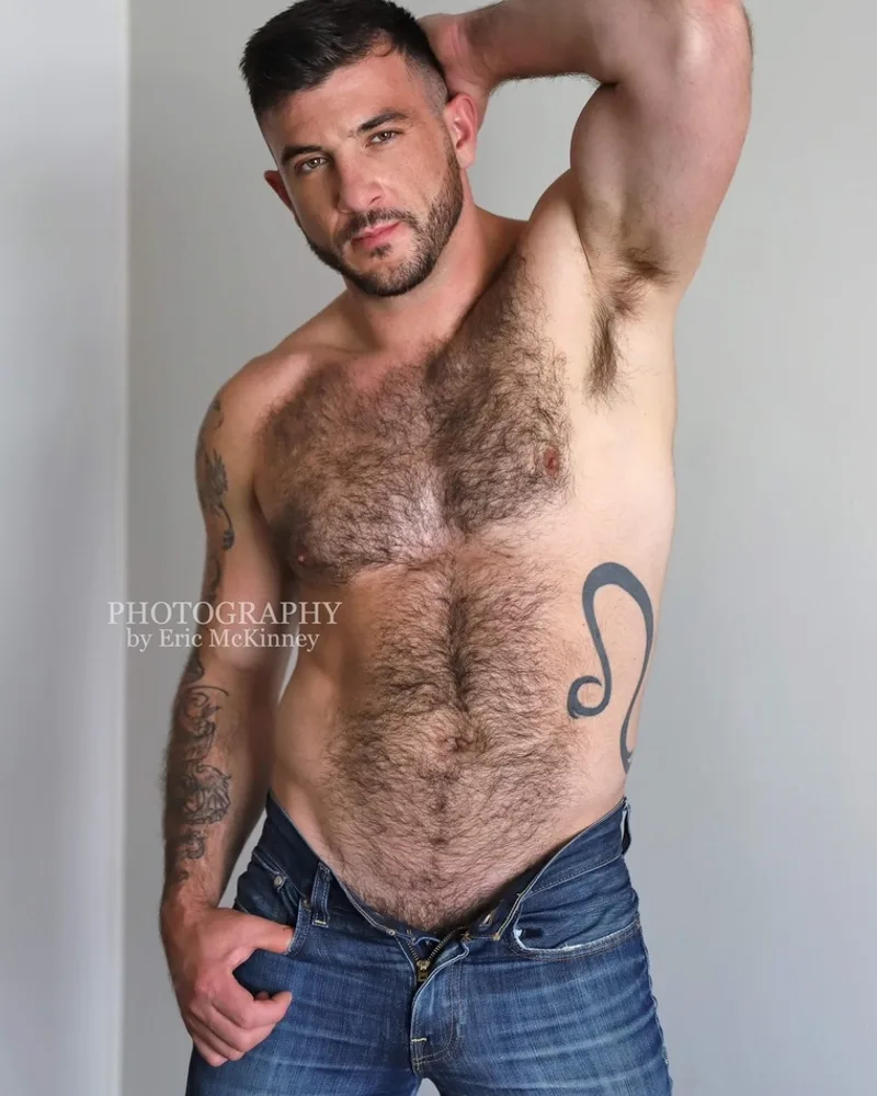 Ian Holms Free Page 🦉