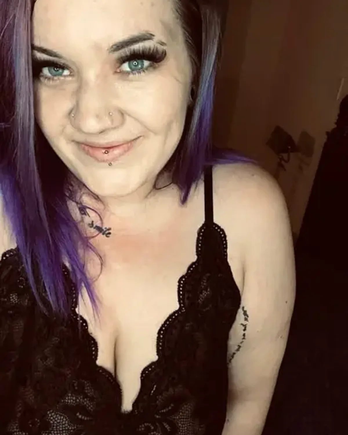 Nicki Sinns OnlyFans photo 1