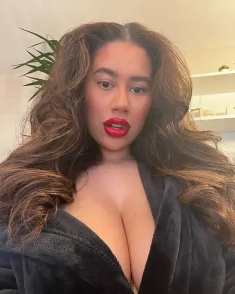 Miss Caramel Peach