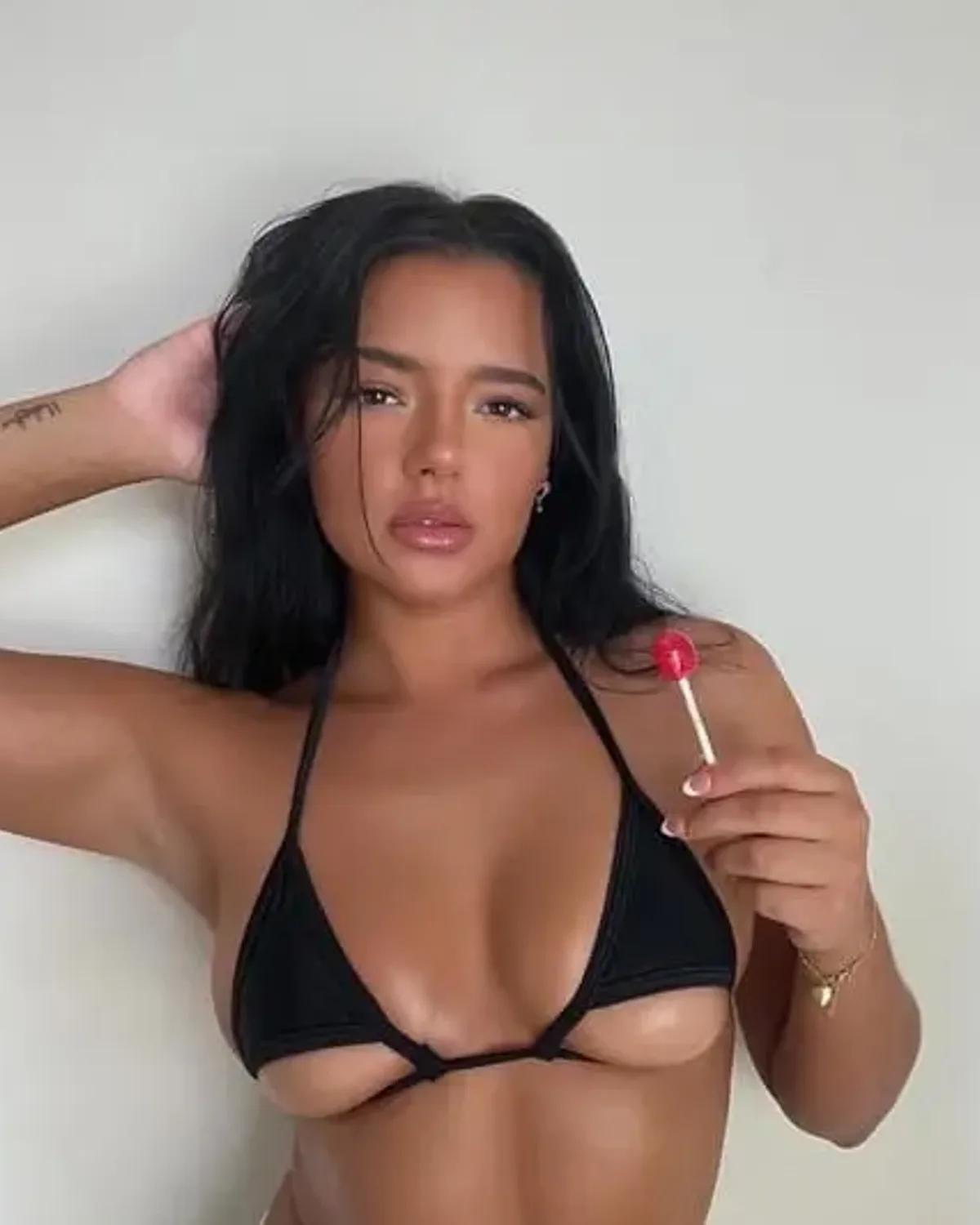EMILY WOODS OnlyFans photo 1