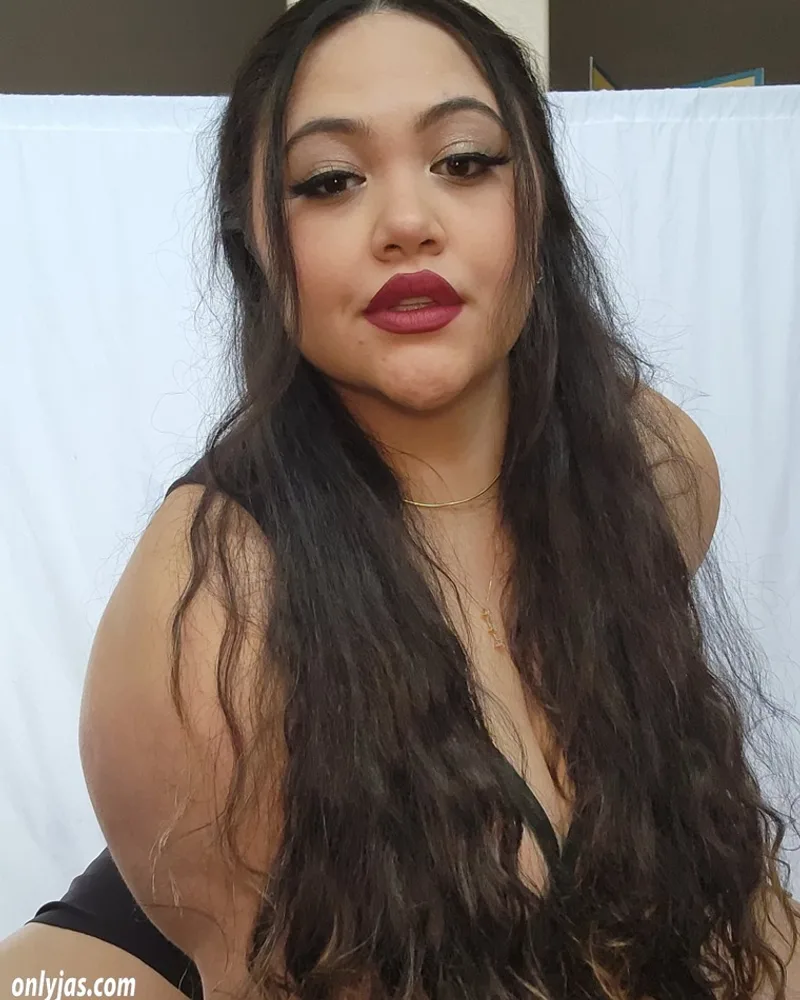 🌺 Hawaiian Hotwife Gamer 🎮