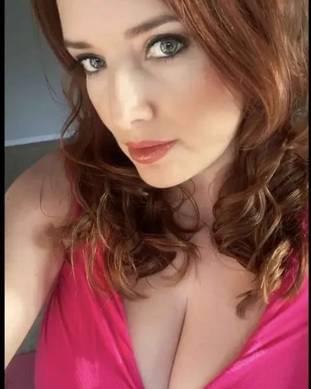Maggie Green COUGAR NEXT DOOR OnlyFans photo 1