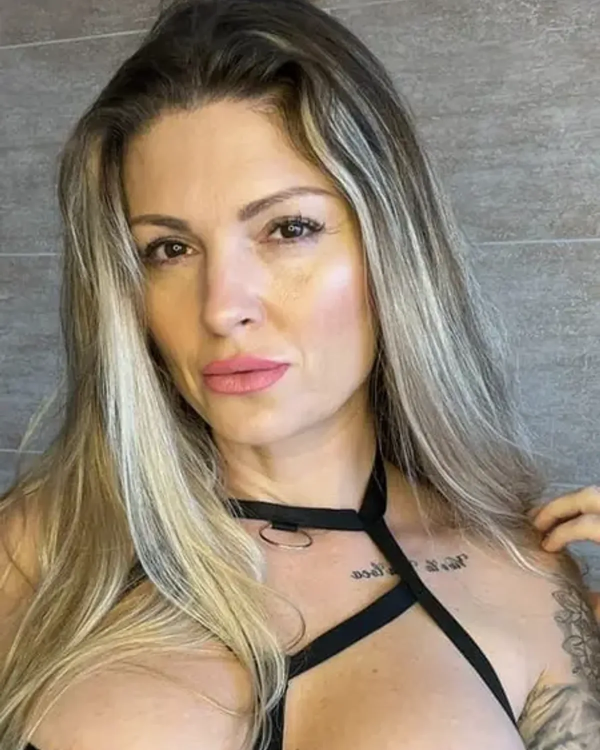 Sarah Montana Single Mom ππ OnlyFans photo 1