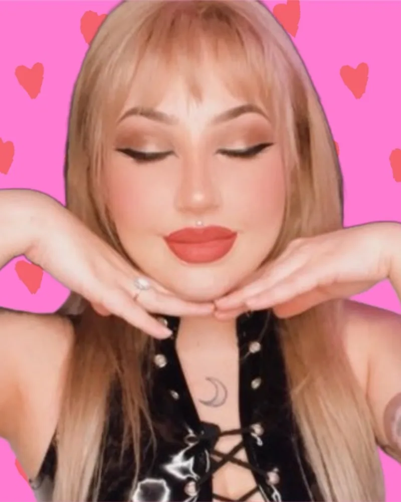 Worship Mommy 🖤🥰💋