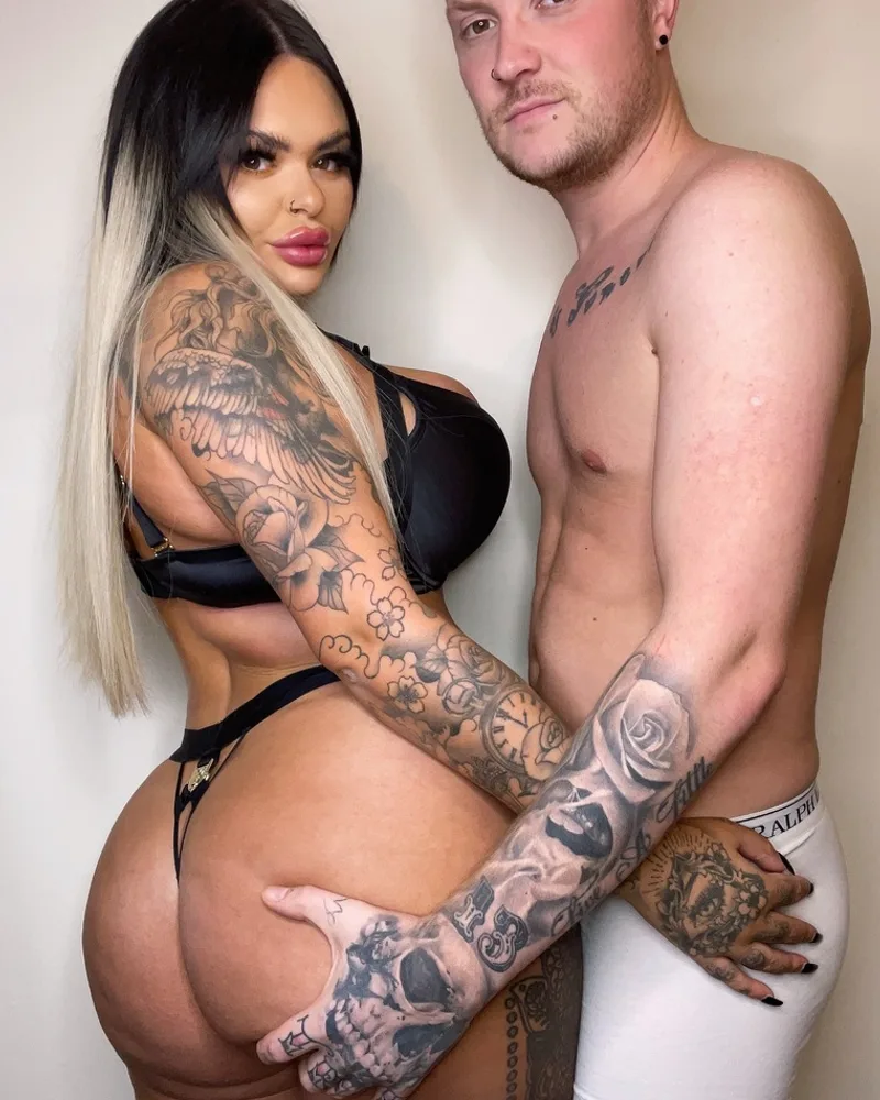 MR &amp; MRS ESSEX - Amateur Threesomes