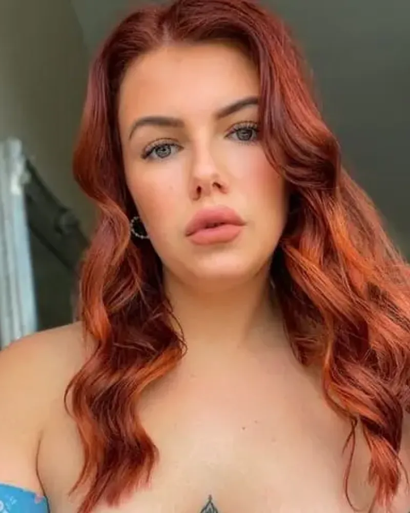 Jasmine Brooks 🍍