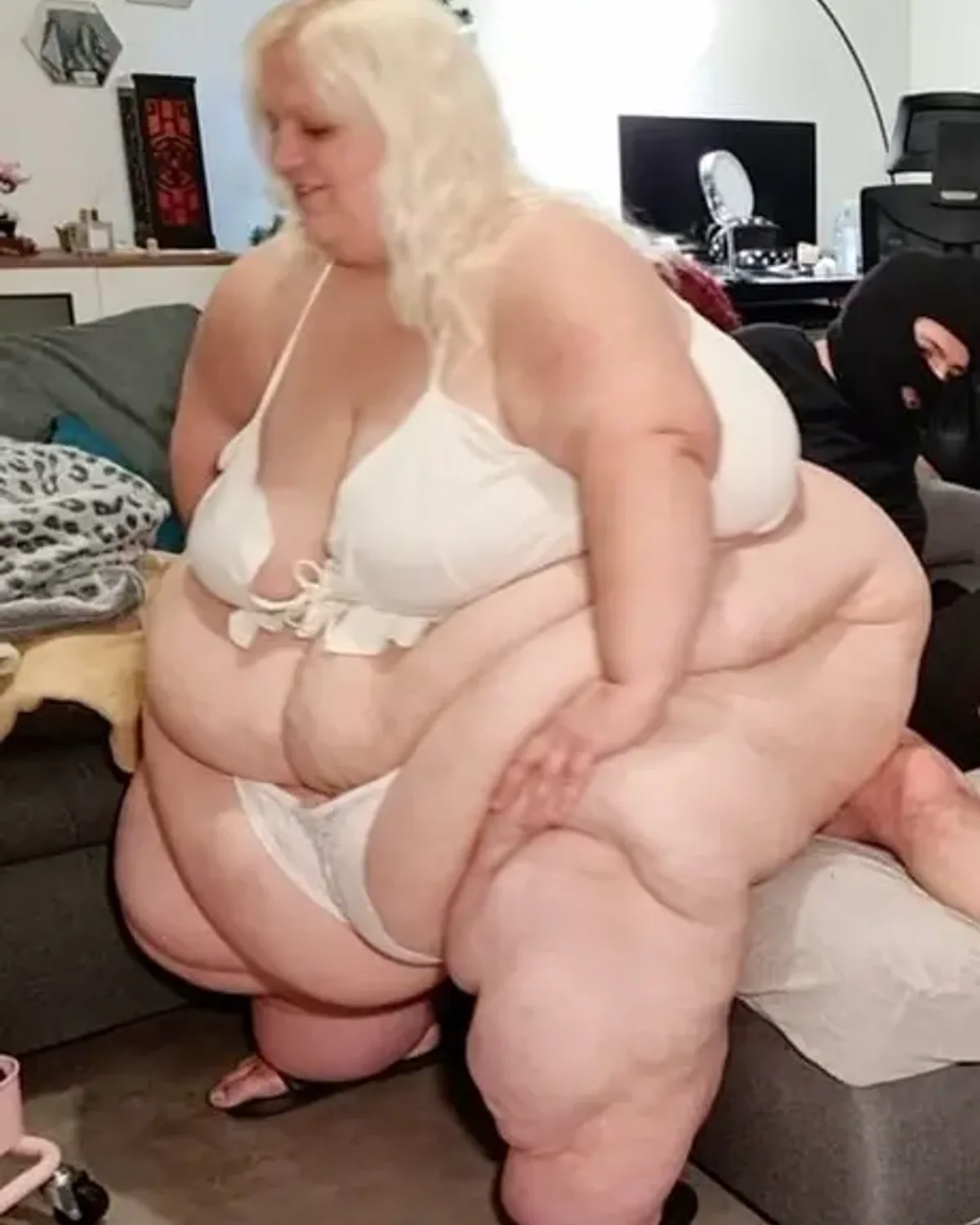 Doughbellygirl OnlyFans photo 1