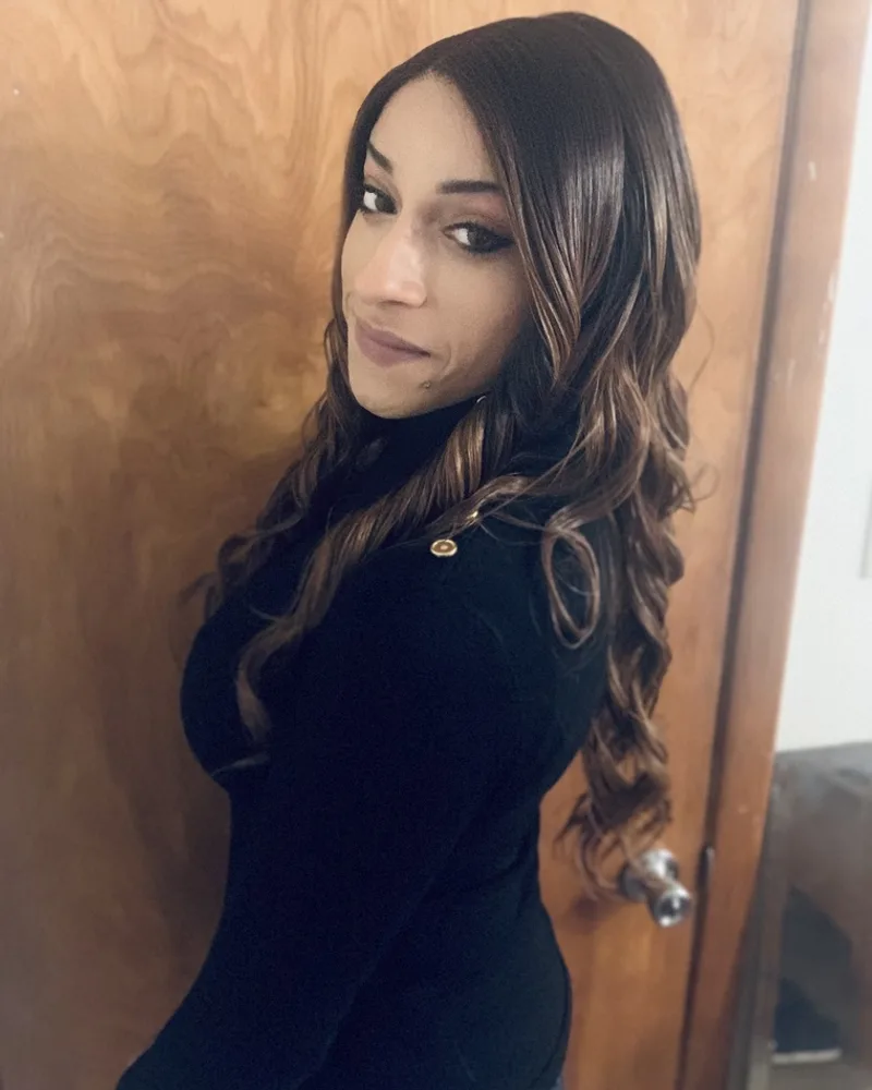 Angela Lar