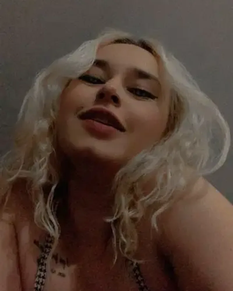 Brunaa 🍑 Free To Subscribe