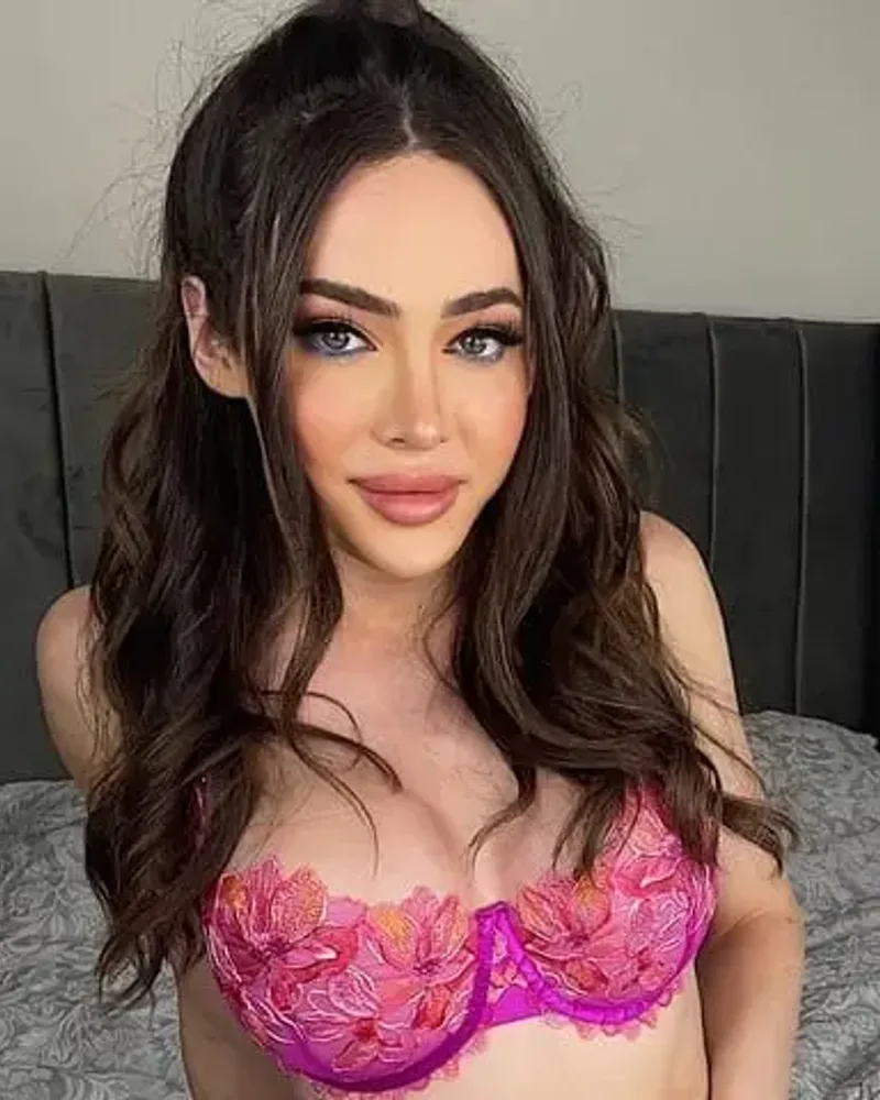 Stella 🏳️‍⚧️ 8 INCH TGIRL 🍆 FREE