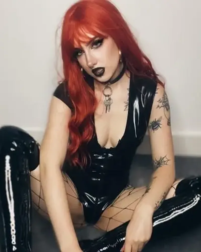 IVY FOX 🦊