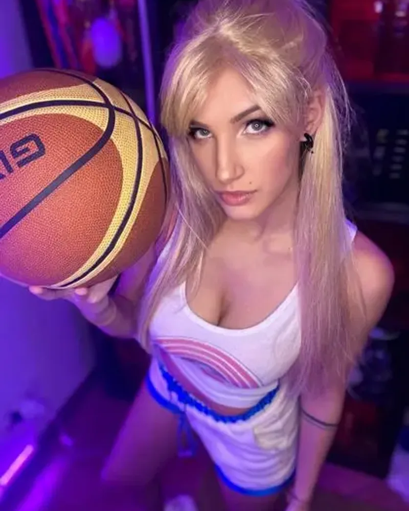 Daphne Lain