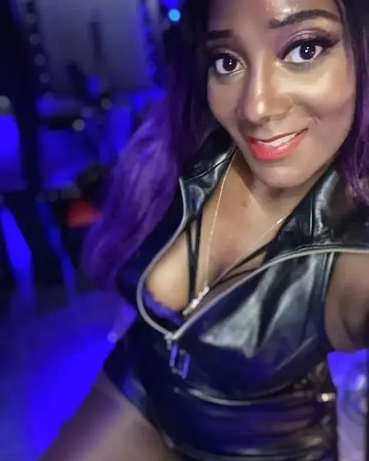 Mistress Lorraine Femdom Amazonian OnlyFans photo 1