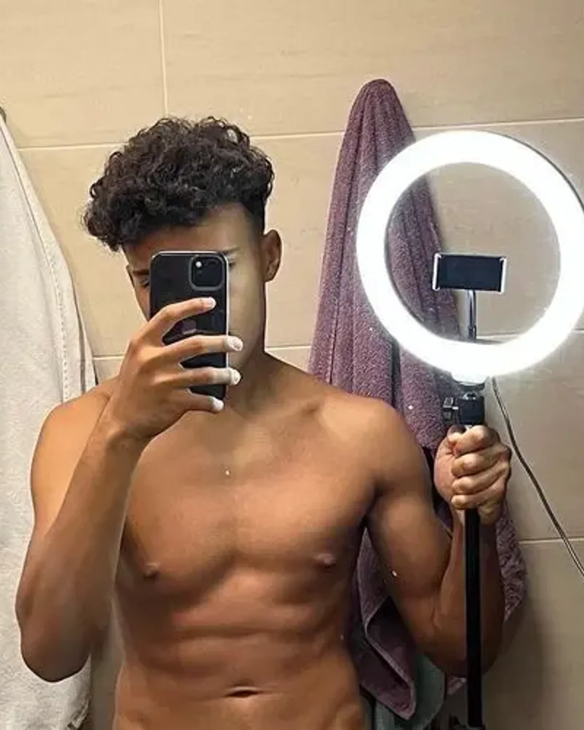 Mace (free Page) π OnlyFans photo 1