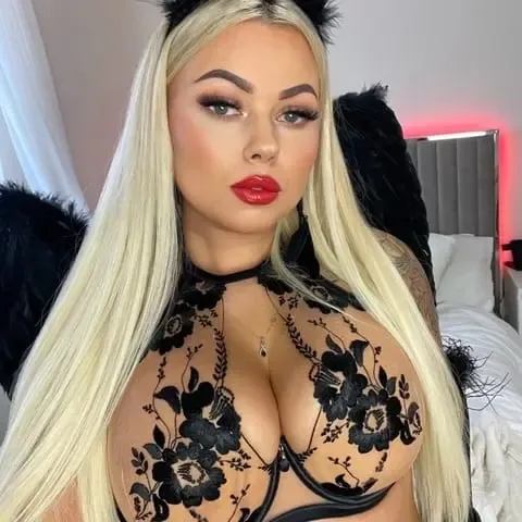 Amirah Leia • FREE