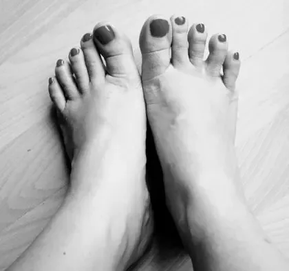 bare_asian_feet
