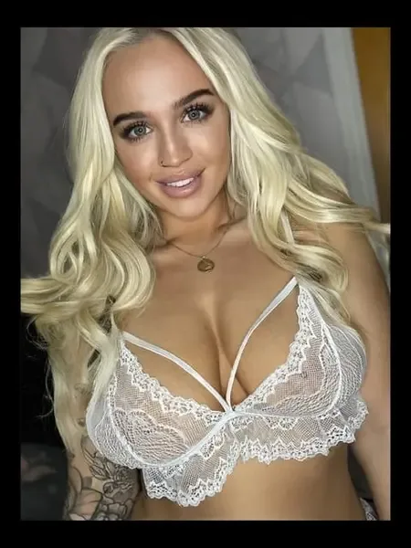 blonde_ell