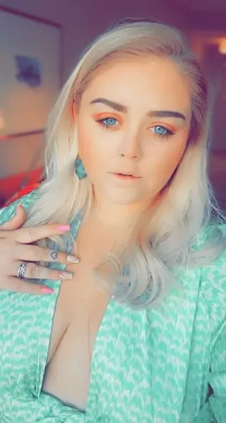 blondiee8