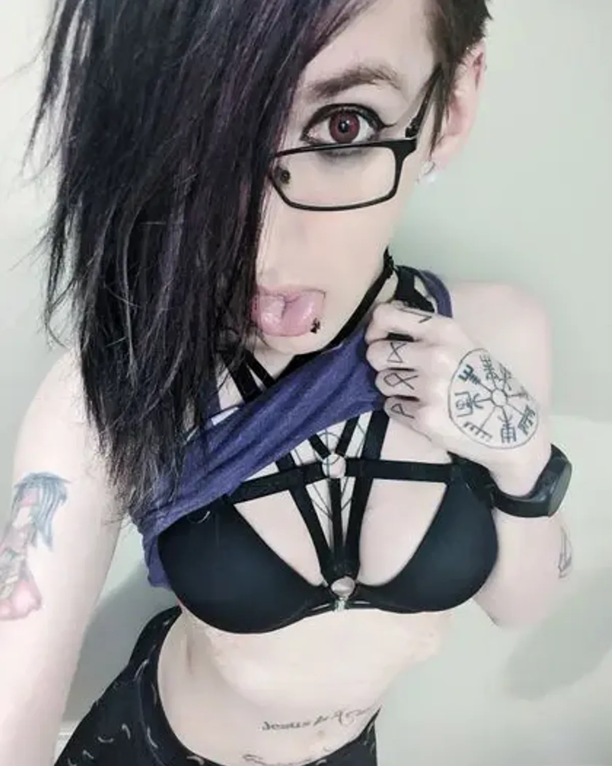 V D OnlyFans photo 1