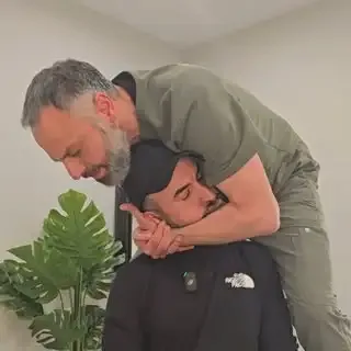 𝐃𝐫.