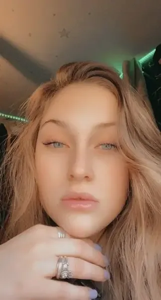 elizababyyxo