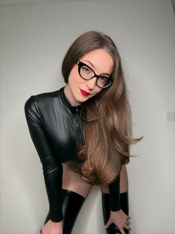✅ EMILYA QUEEN ✅ FEMDOM ✅ SPH ✅ Strapon/pegging