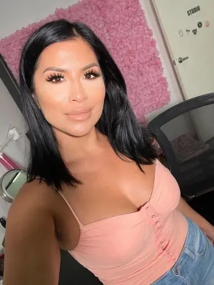 exclusivewithevelyn