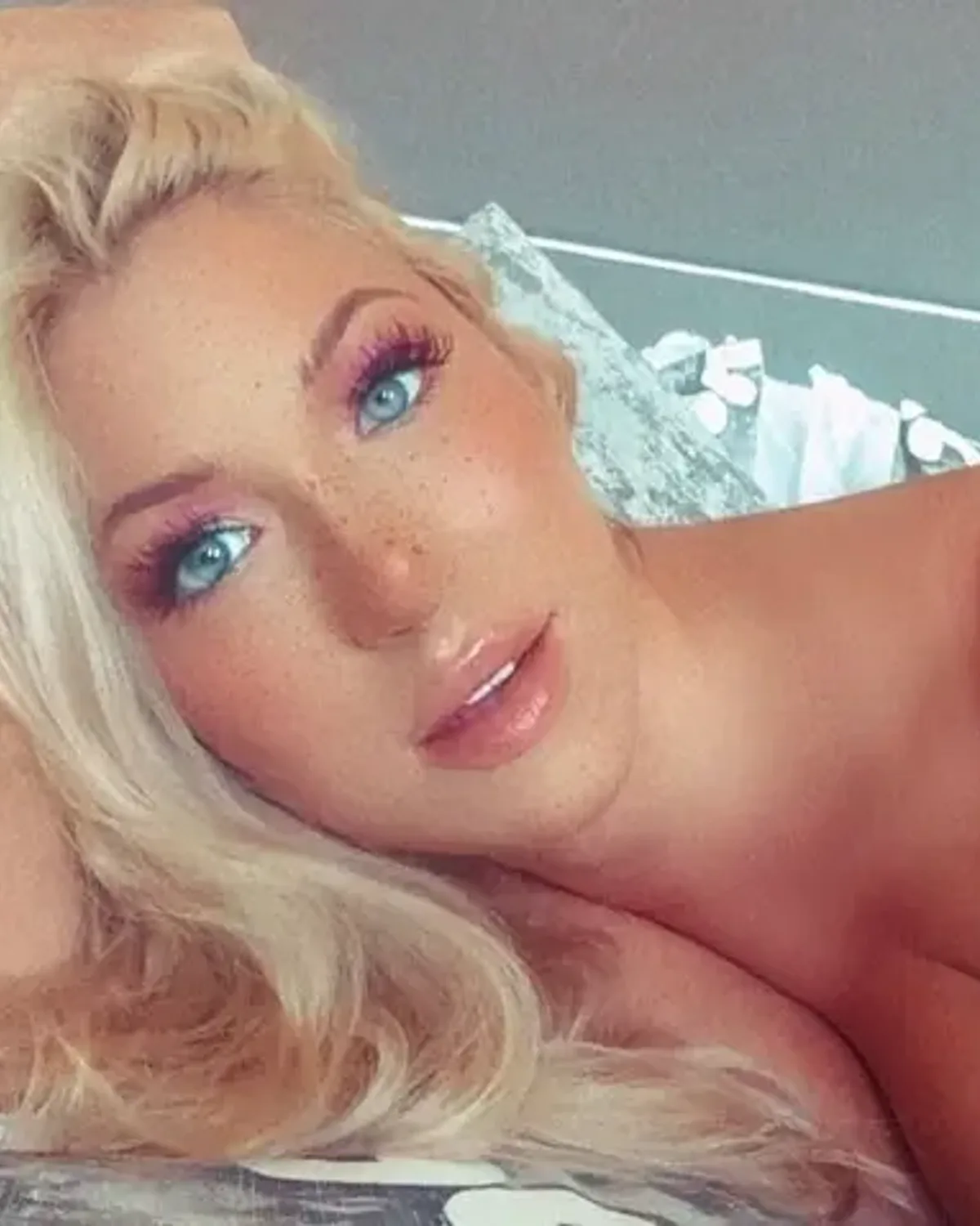 April Wilhelmina OnlyFans photo 1