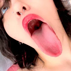 Filipina Long Tongue Queen 💖