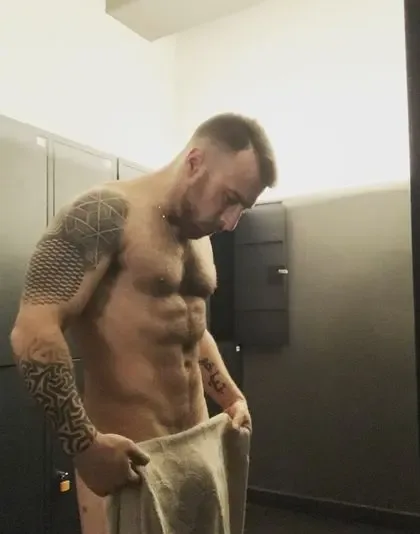 hotmalehairyfree