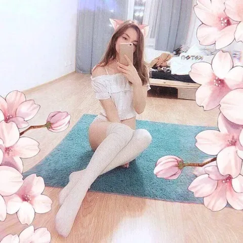 kylie.little.toes