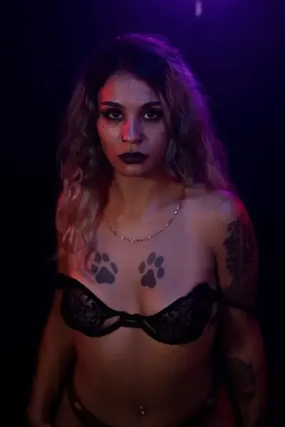 littleladyadrianaaaa