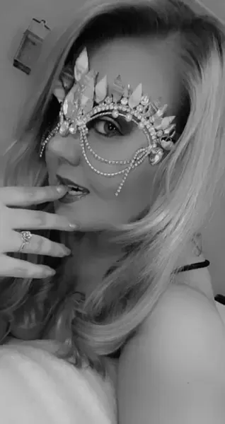luxxxblondie
