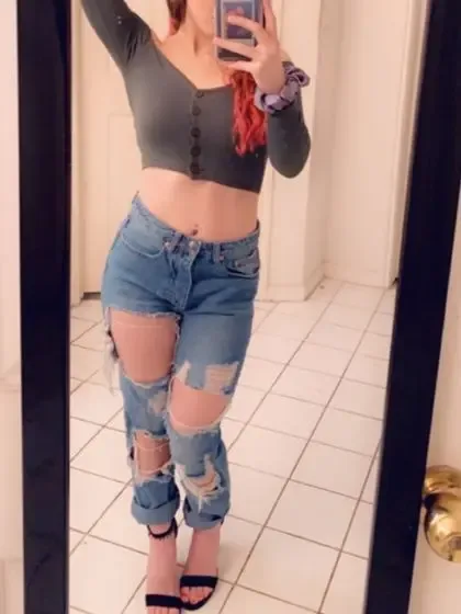 mia_feetpage
