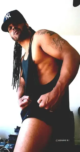 nieobieeroticmuscle