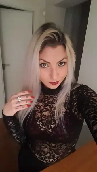 ninavandick