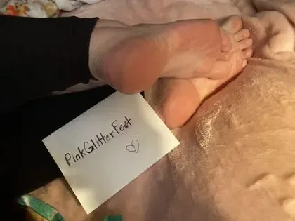 pinkglitterfeet