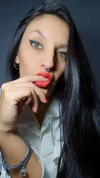 spicy.brunette