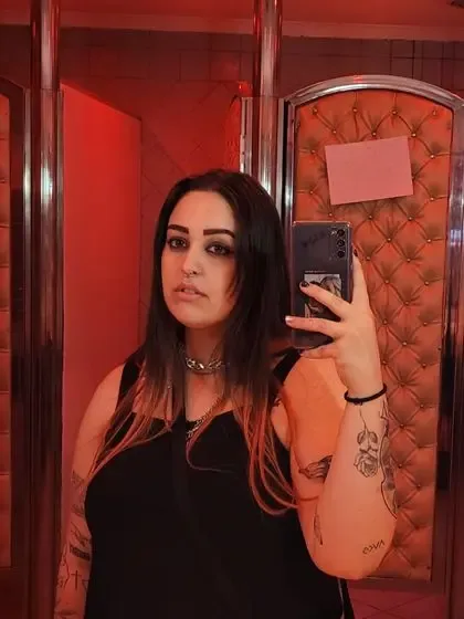 tanika_oxox