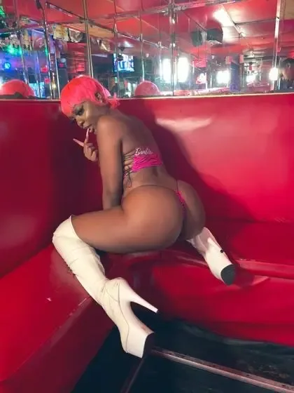 theeofficialqueenchocc