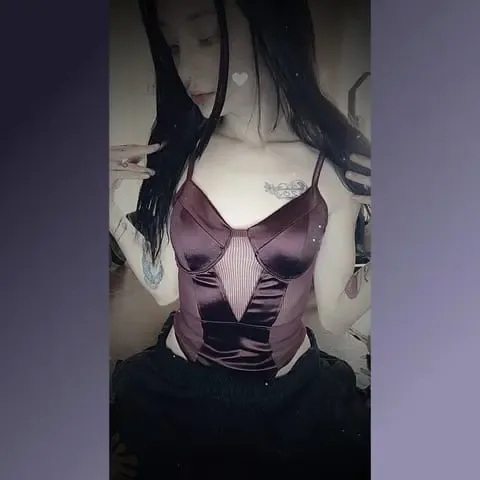 tinyspicybabe
