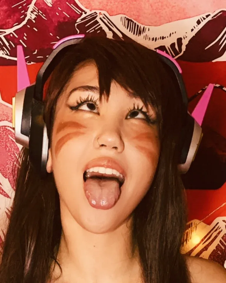 TOMIE VIP PAGE 🍭 Asian College Girl