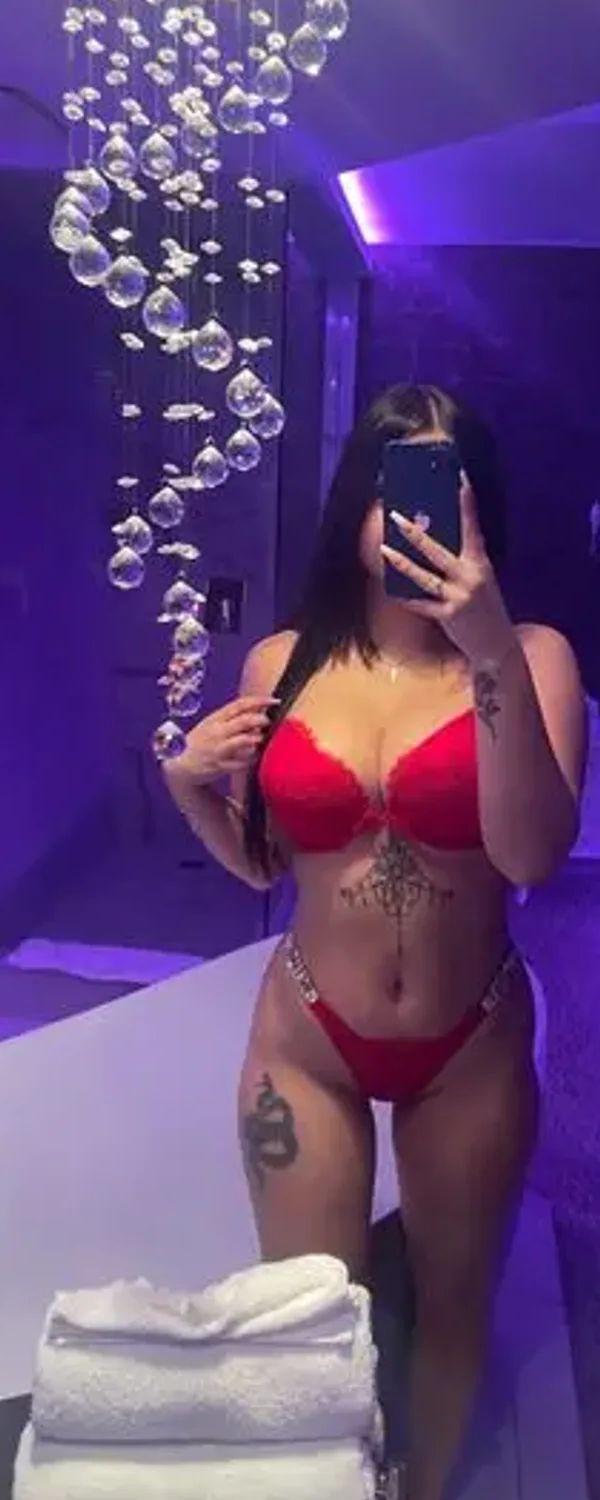 Camila Leroch OnlyFans photo 1
